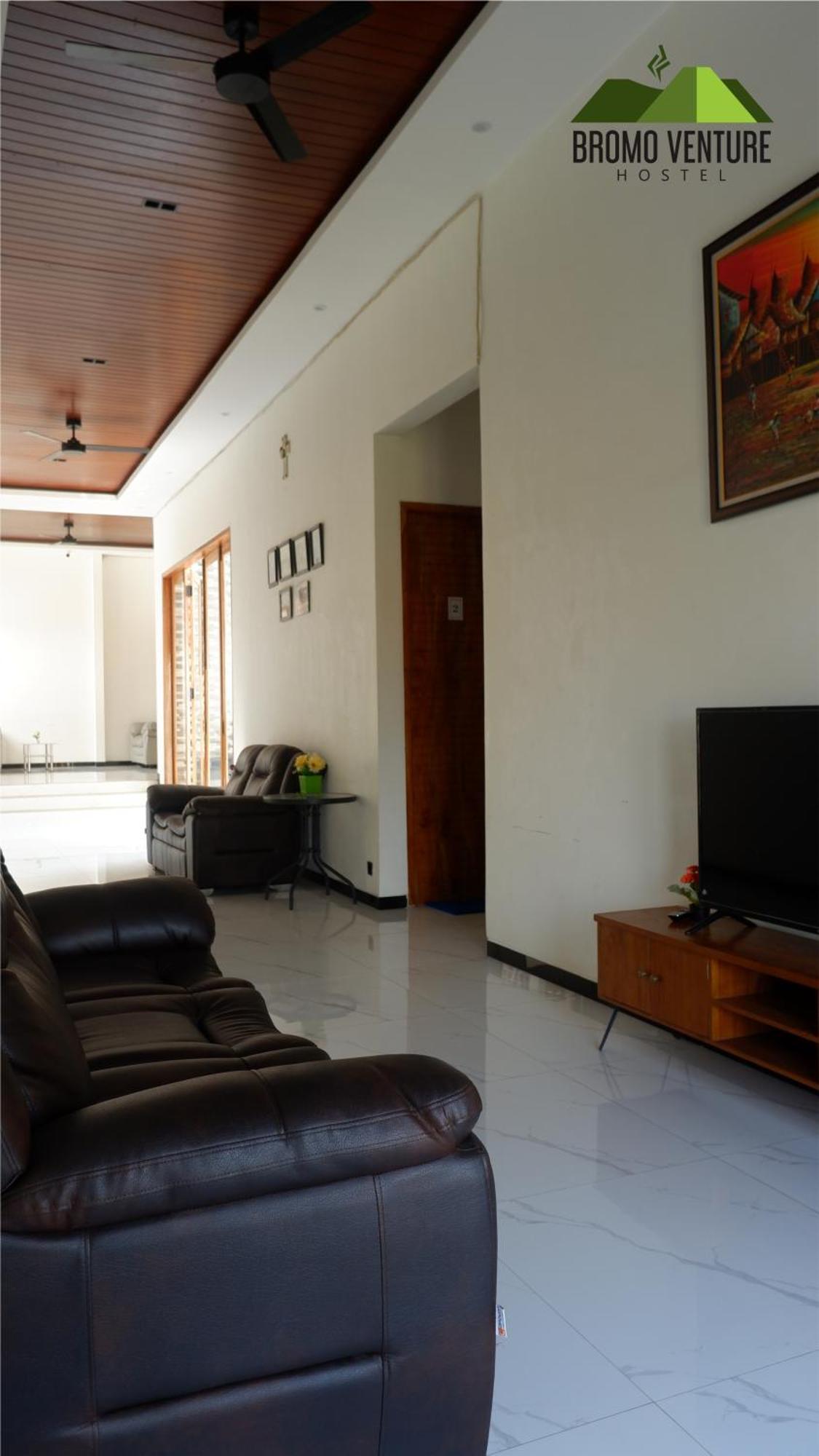 Bromo Venture Hostel Проболинго Екстериор снимка