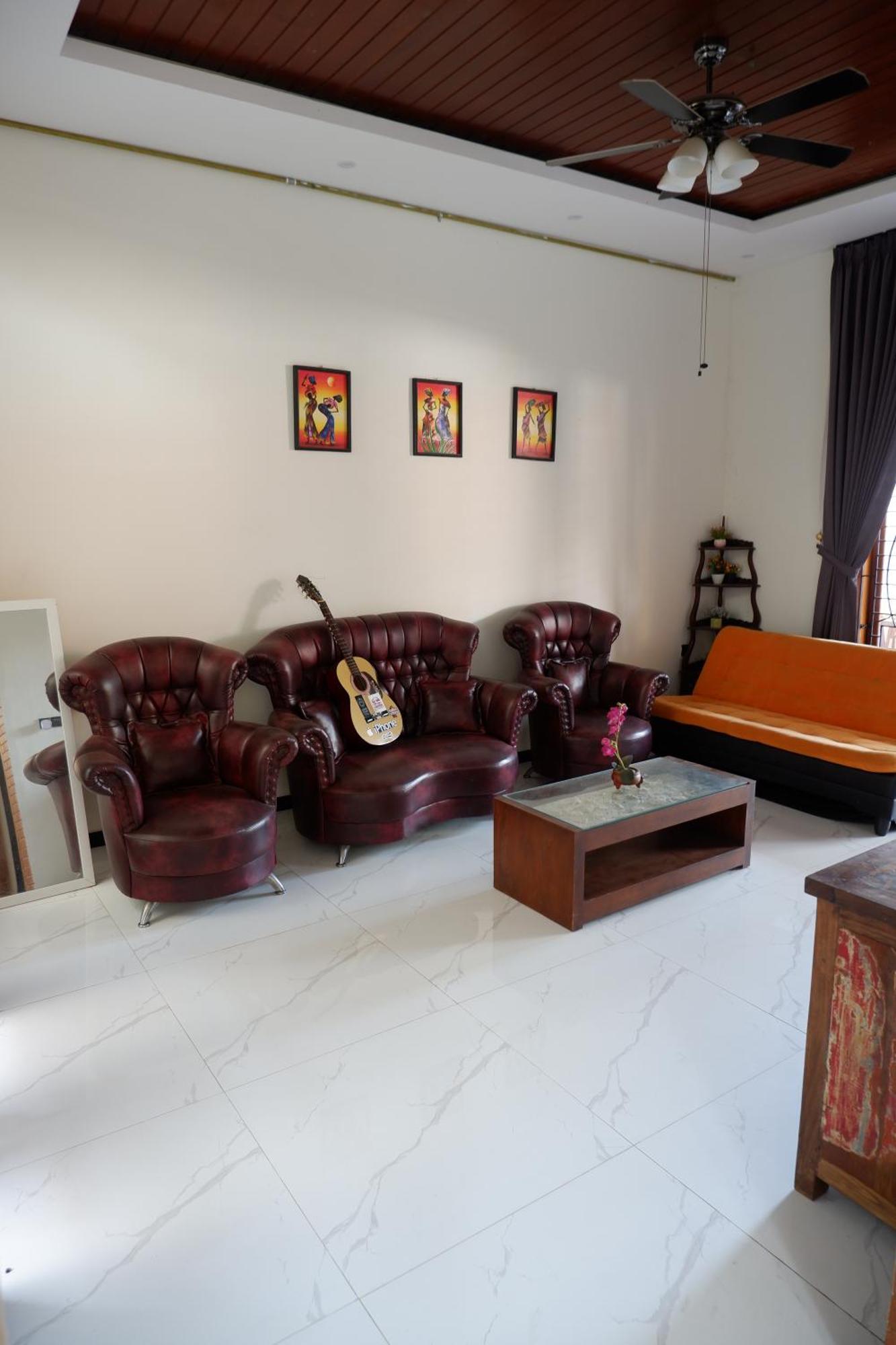 Bromo Venture Hostel Проболинго Екстериор снимка