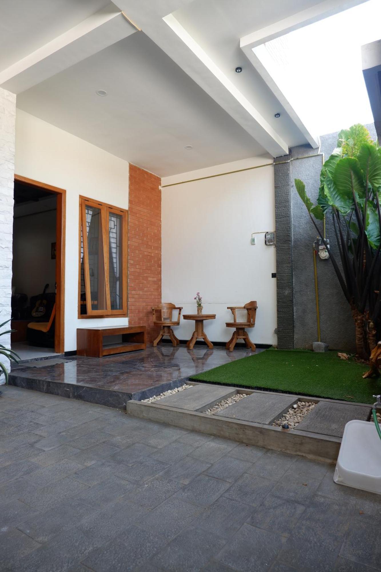Bromo Venture Hostel Проболинго Екстериор снимка