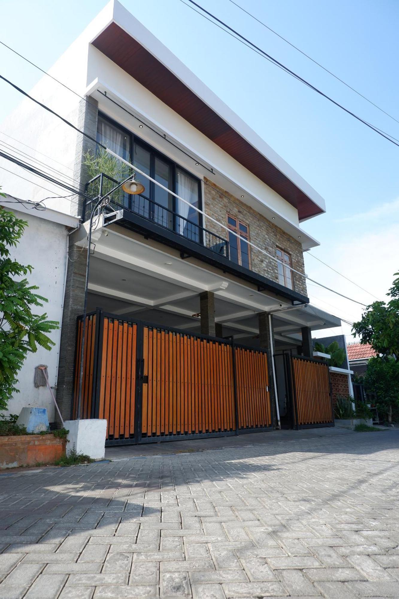 Bromo Venture Hostel Проболинго Екстериор снимка